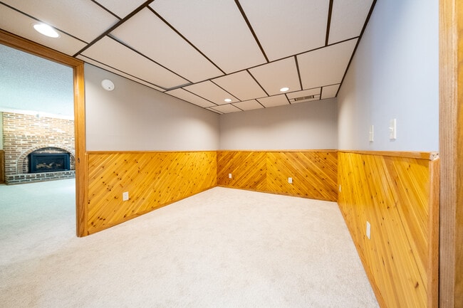 Building Photo - 17420 Barrington Ct