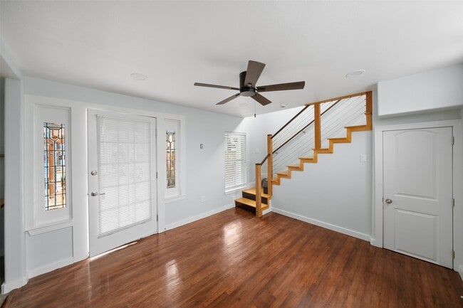 Building Photo - 303 Welch St