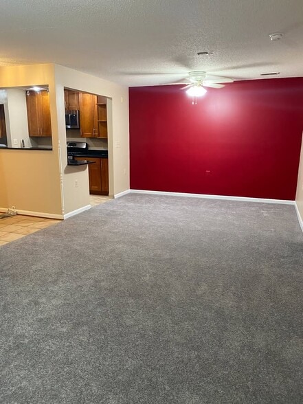 Leaving Room/Hallway/Dinning view - 10024 Vanderbilt Circle