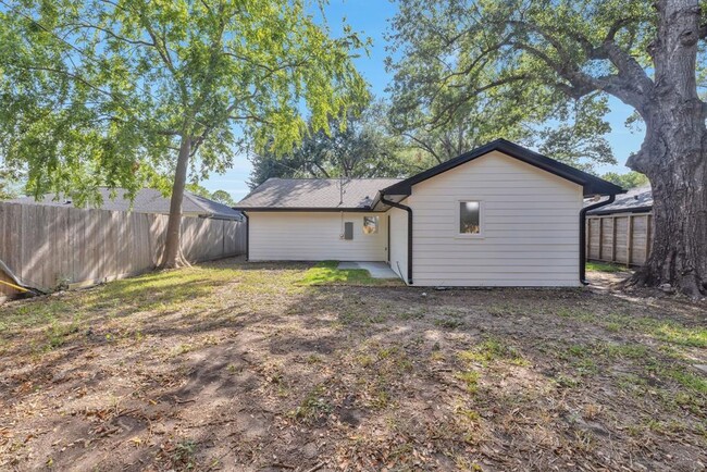 Building Photo - 4946 Lamonte Ln
