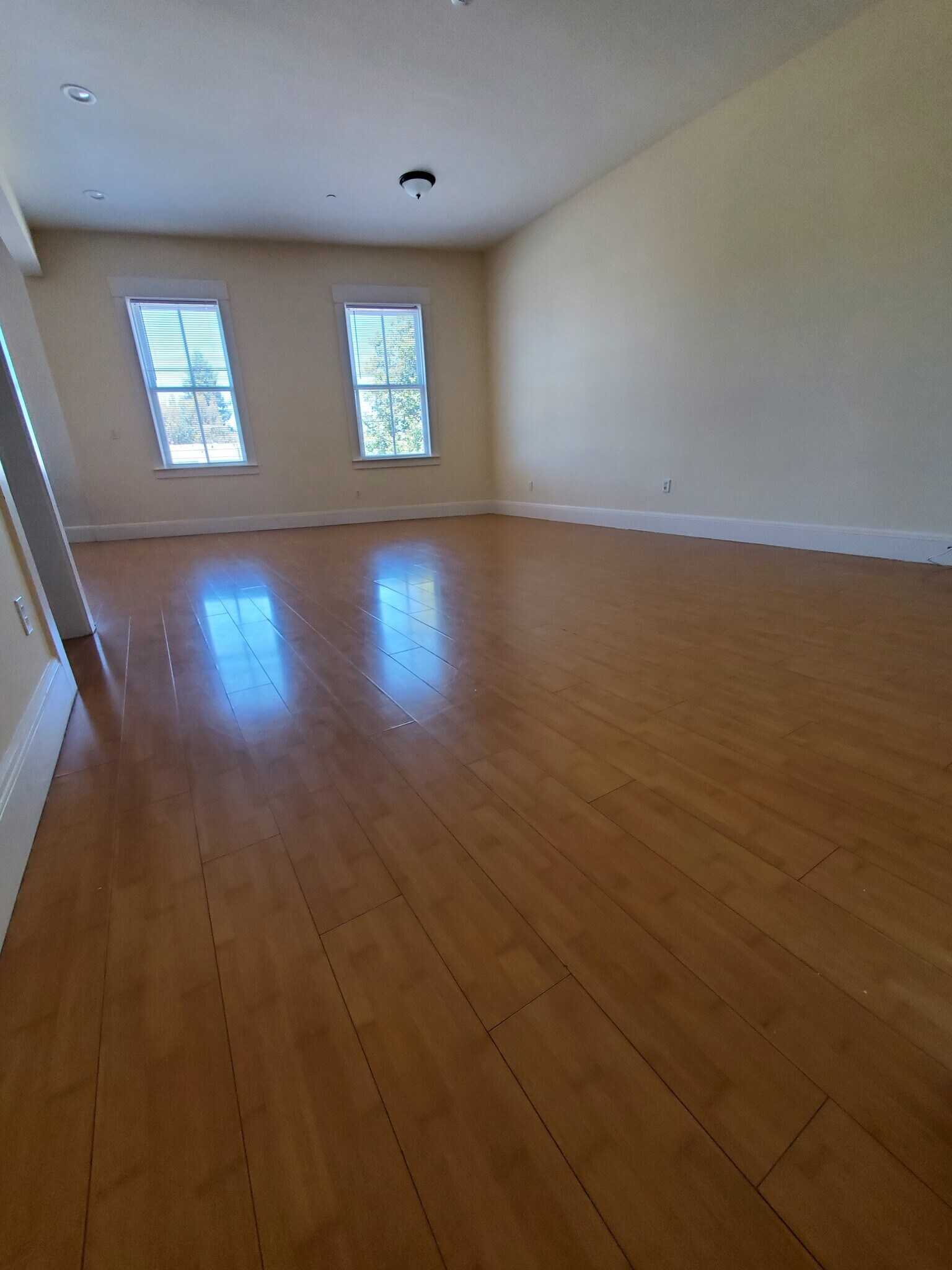 Building Photo - 2597 Telegraph Ave