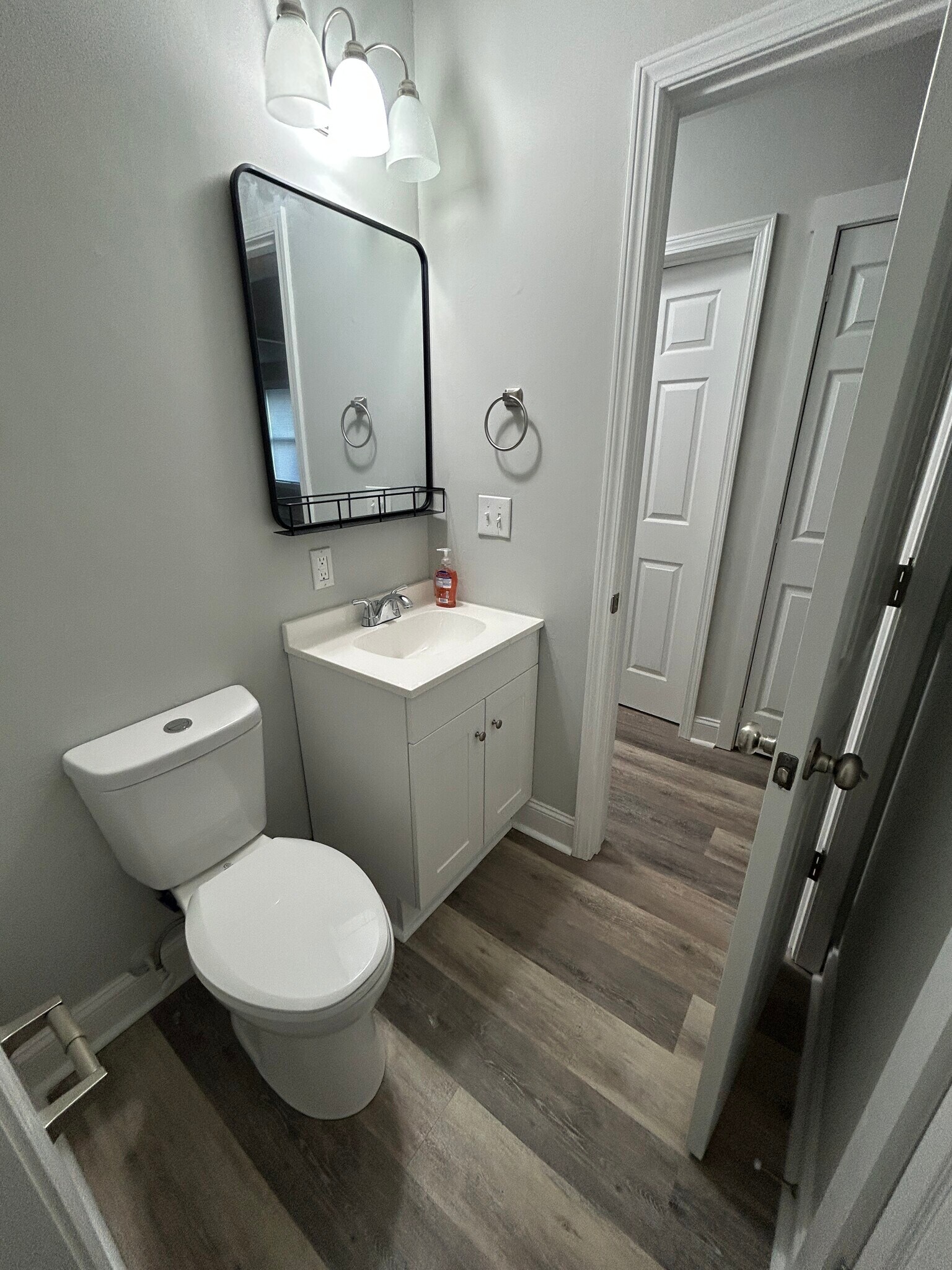 Building Photo - 4764 Longview Dr