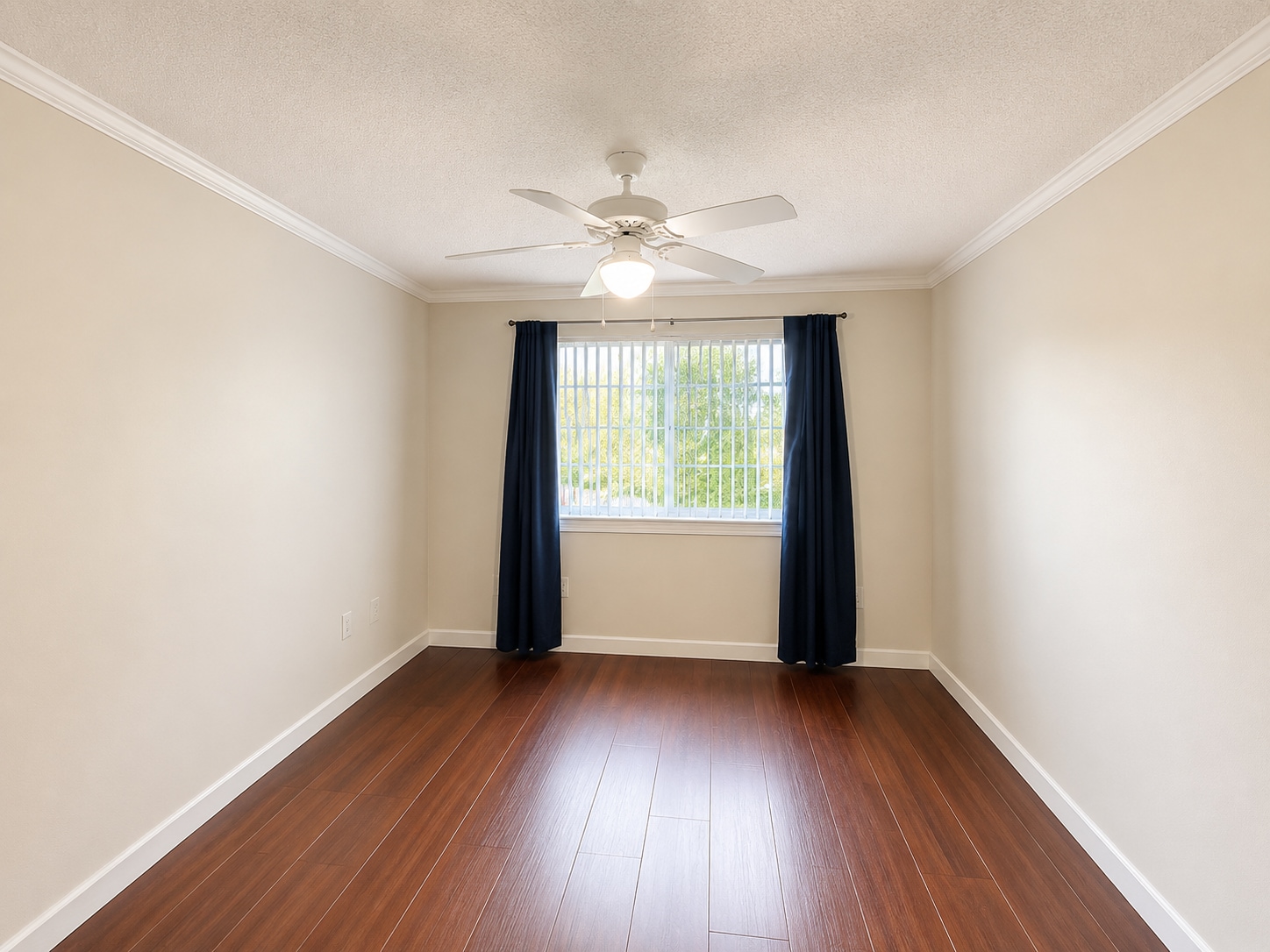 Building Photo - 1100 Crestwood Ct S