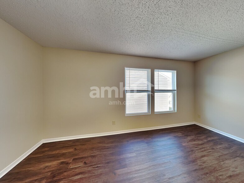 Building Photo - 1212 N Aberdeen Dr