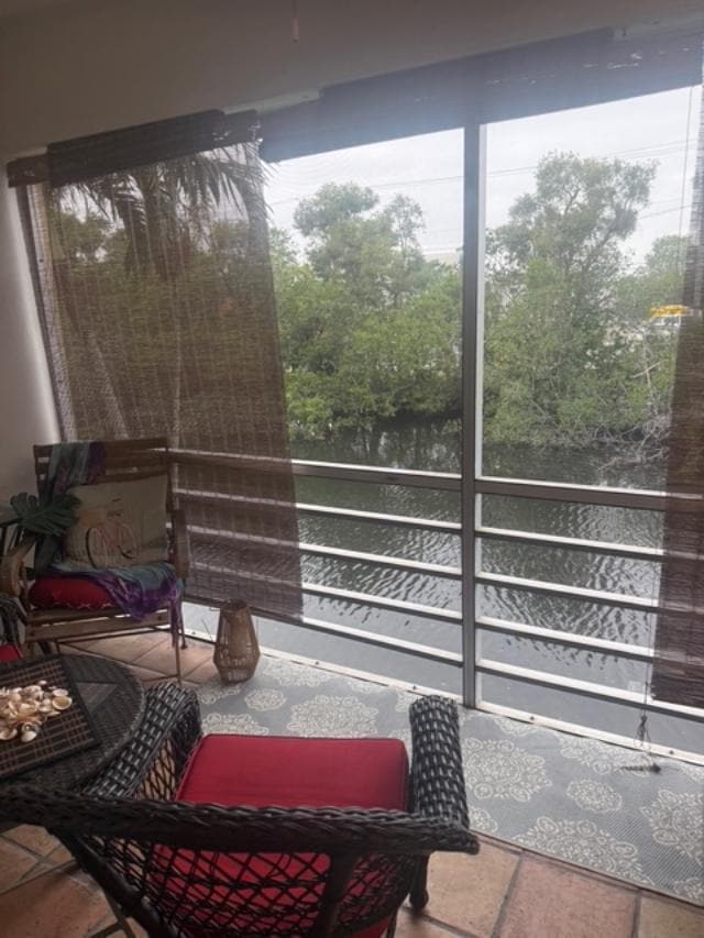 Building Photo - 1400 NE 57th Ct