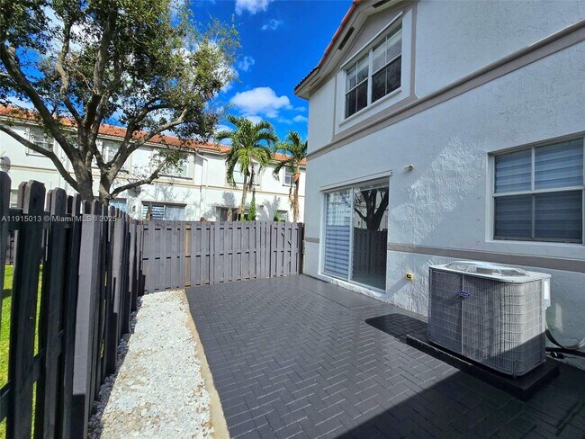 Building Photo - 7848 NW 108th Ct