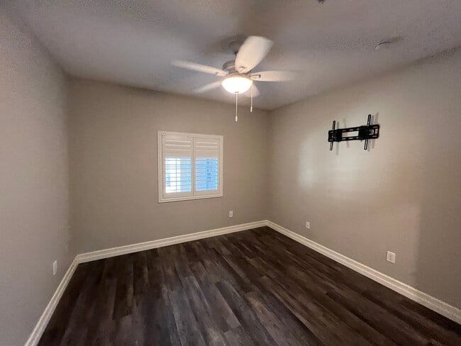 Building Photo - Upgraded Single Story First Floor Condo in Gated Community at Popular Madison Park Villas