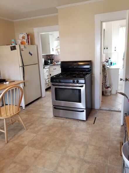 Building Photo - 46 South St