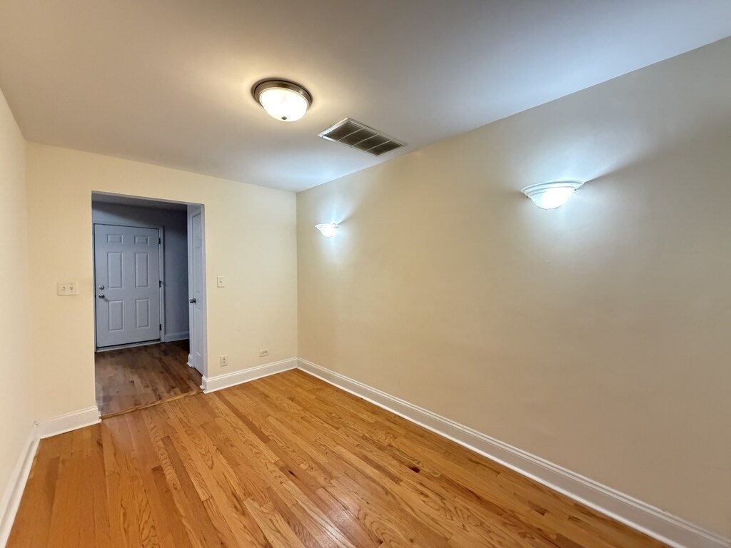 Building Photo - 3430 W Parker Ave
