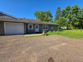 Building Photo - 2 Bedroom, 1 Bathroom with Attached Garage & Patio