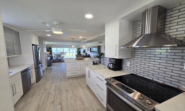 Building Photo - 120 Celestial Way