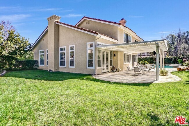 Building Photo - 2605 Country Ln