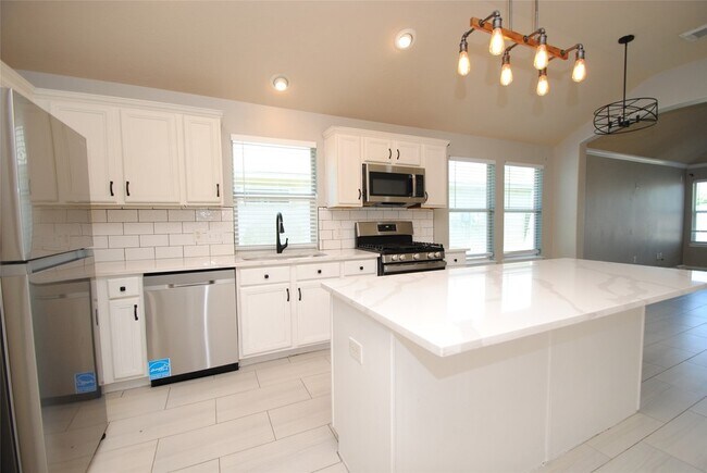 Building Photo - 5910 Sugar Field Ln