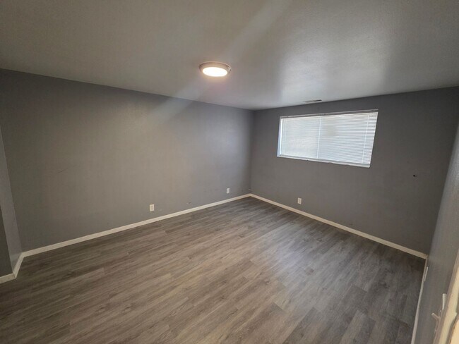 Building Photo - Ferron Rental