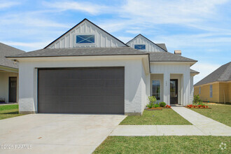 Building Photo - 102 Alexander Palm Ave