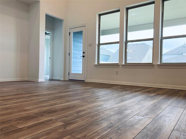 Building Photo - 110 White Aster Ct