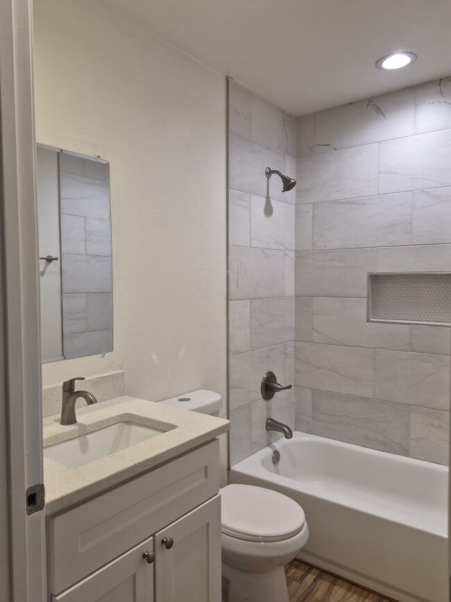 Building Photo - 299 N Hasman Dr