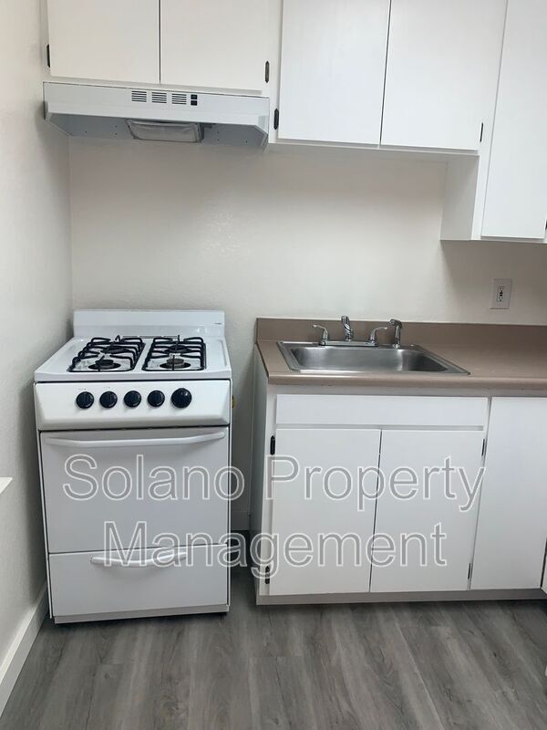 Building Photo - 702 Jackson St