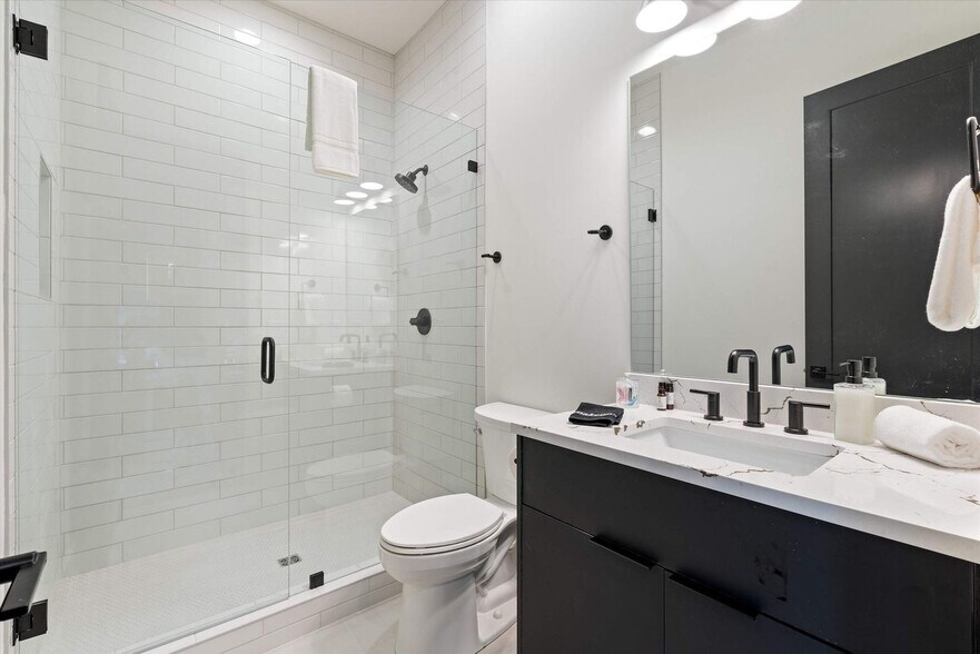 Building Photo - 722 Mcferrin Ave