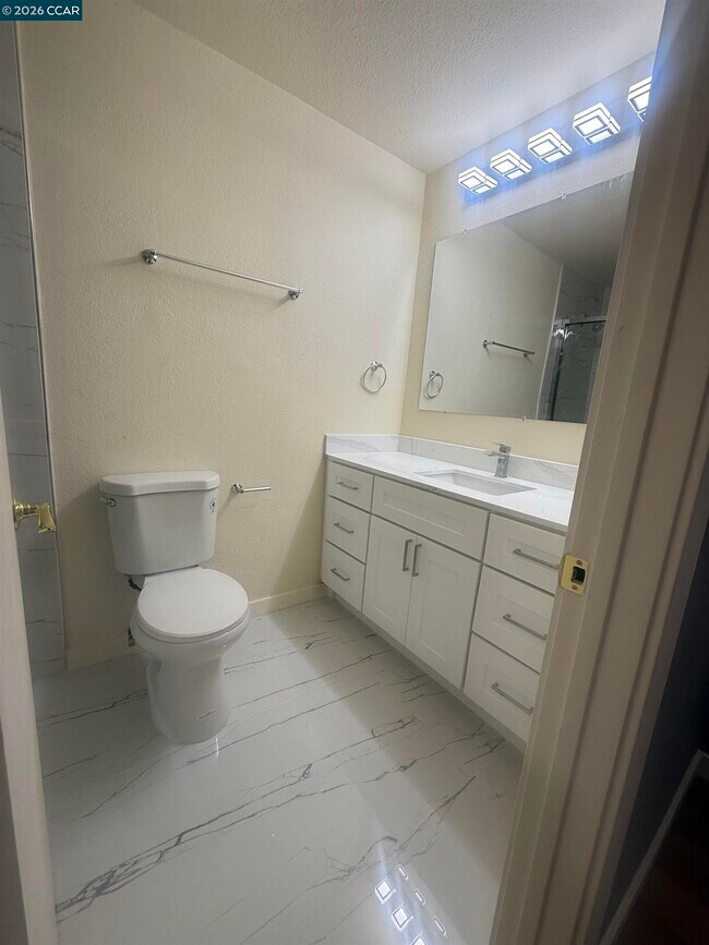 Building Photo - 1591 Ellis St