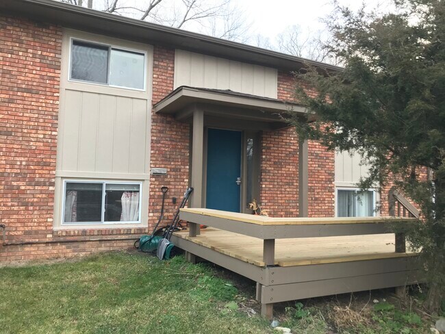 Building Photo - 1588 Jones Dr
