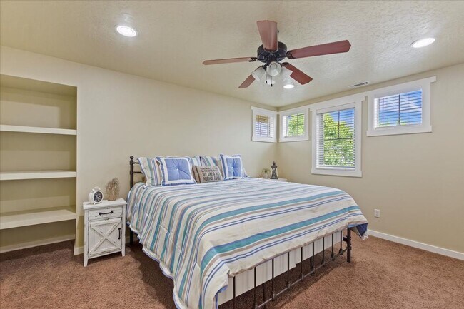 Building Photo - 3-Bedroom Craftsman-Style Home