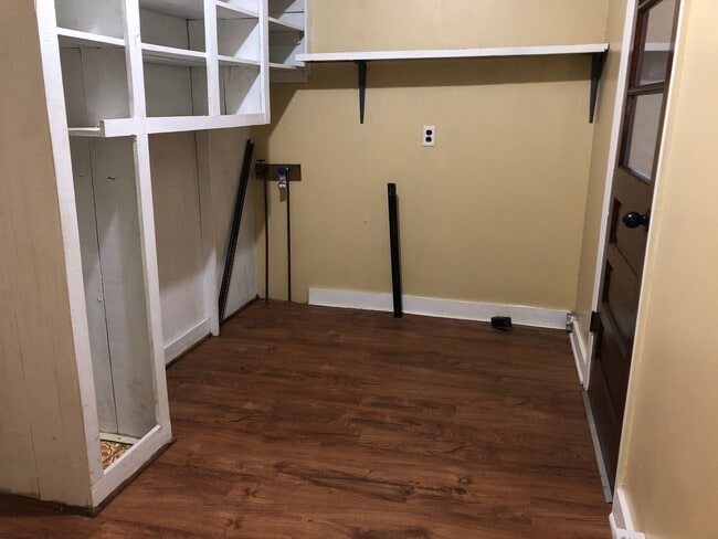 Building Photo - 553-B Jefferson Road