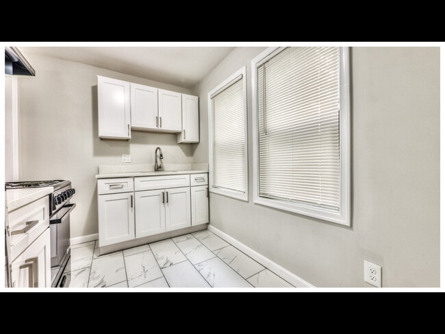 Building Photo - 422 Walcott Rd