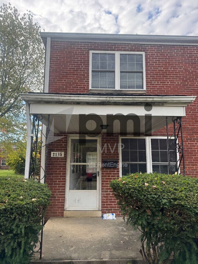 Primary Photo - 2135 Ridgeview Rd