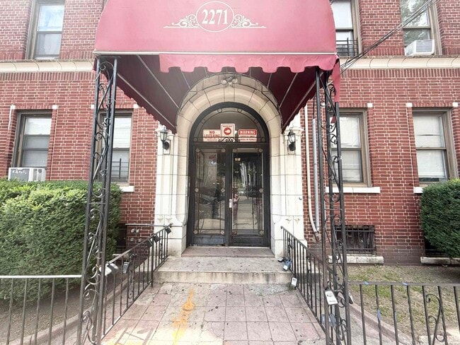 Primary Photo - 2271 John F. Kennedy Blvd