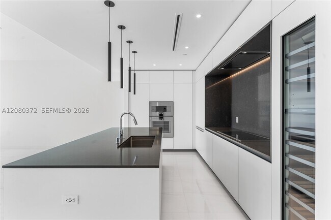 Building Photo - 300 Biscayne Blvd
