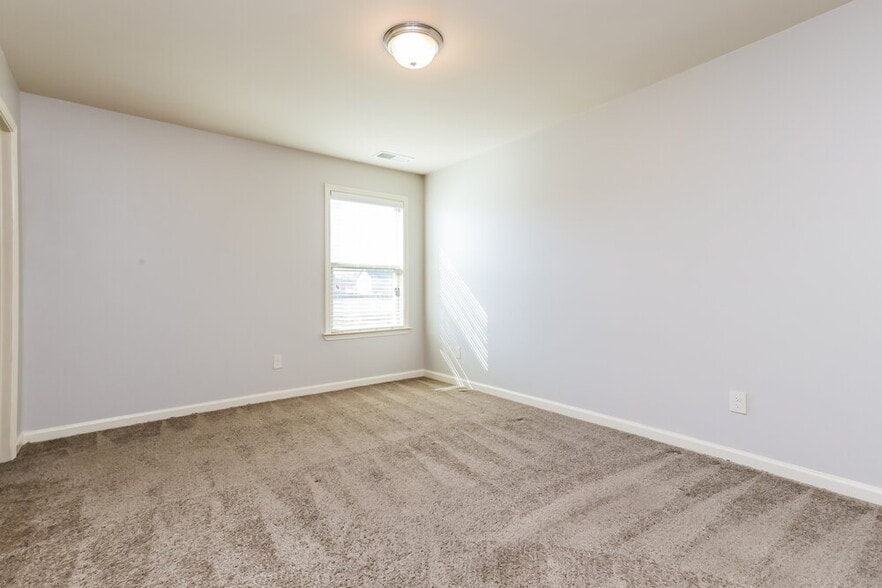 Building Photo - 3221 Puritan Way