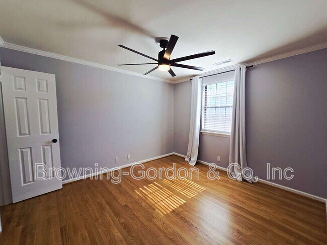 Building Photo - 5776 Brentwood Trace