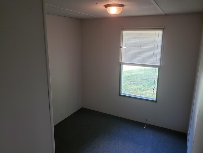 Building Photo - 50 K and M Way