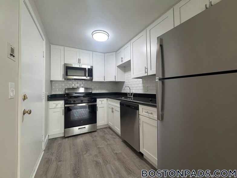 Building Photo - 25 Kenmar Dr