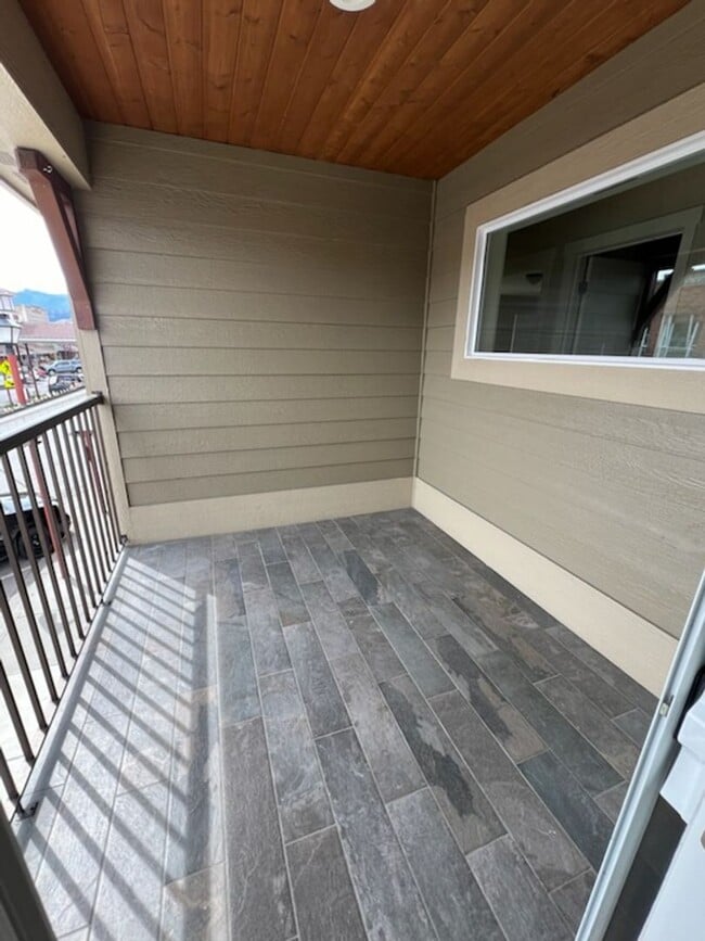 Building Photo - 131 Cottage Ave
