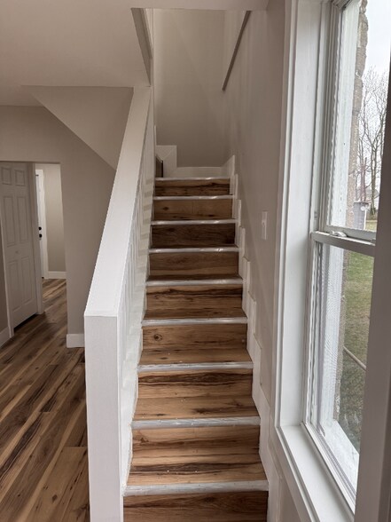 Building Photo - 348 Logan St