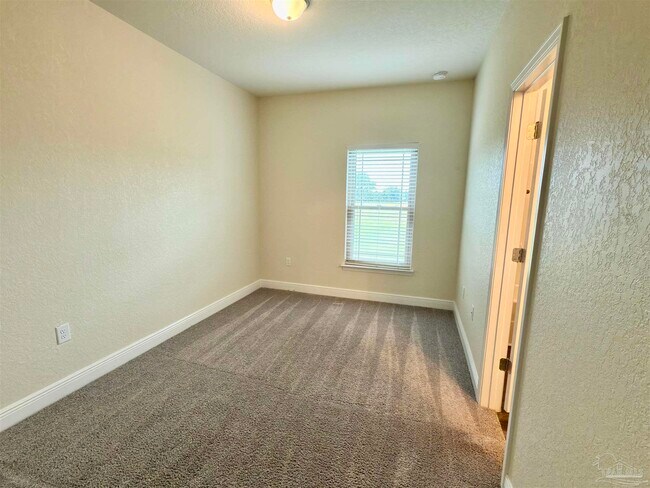 Building Photo - 5065 Peach Dr