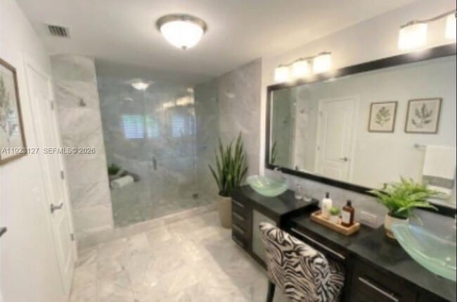 Building Photo - 100 S Prospect Dr