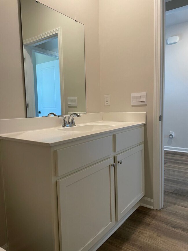 Building Photo - 3 Bedroom 2 Bathroom House in Supply NC