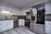 Building Photo - COME SEE THIS BEAUTY!