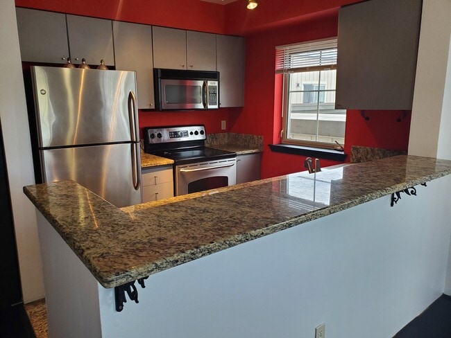 Building Photo - 1125 E Olive St