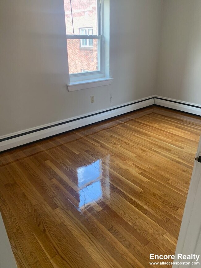 Building Photo - 61 Selkirk Rd