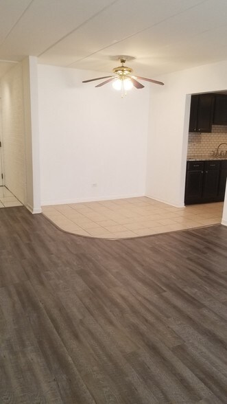 Dining area - 138 E Bailey Rd