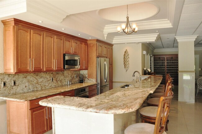 Building Photo - 1012 N Ocean Blvd