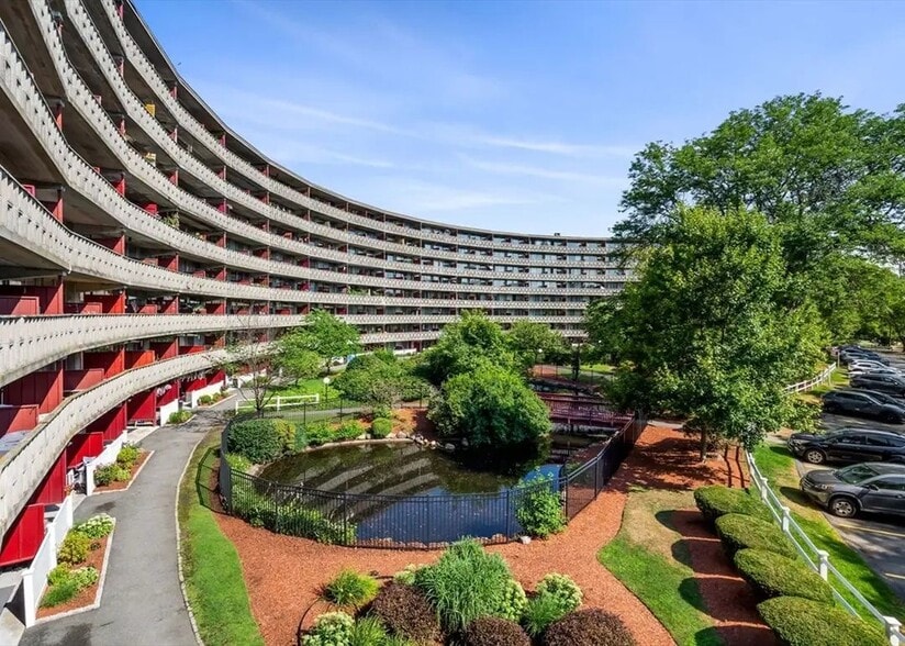 Building Photo - 200 Swanton St