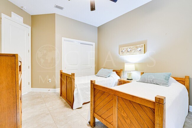 Building Photo - Welcome to Coastal Living at its Finest!