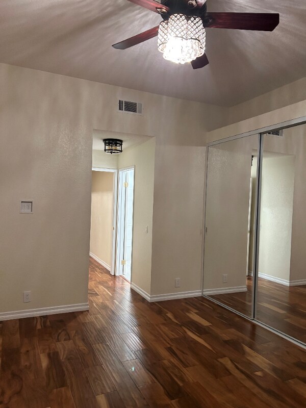 Building Photo - 2601 S Broadmoor Dr