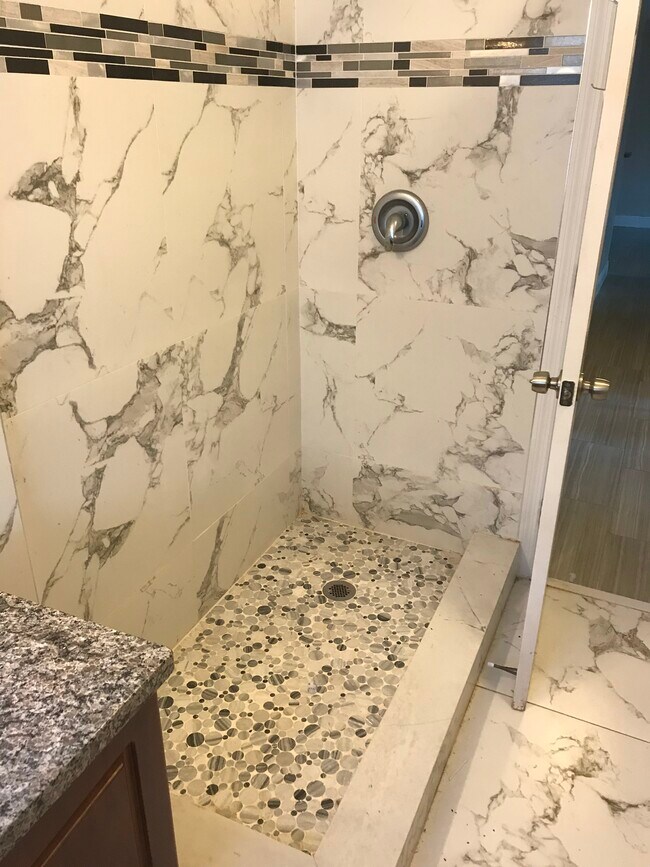 Building Photo - 208 Coventry St