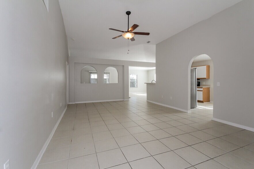 Building Photo - 12814 Lake Vista Dr